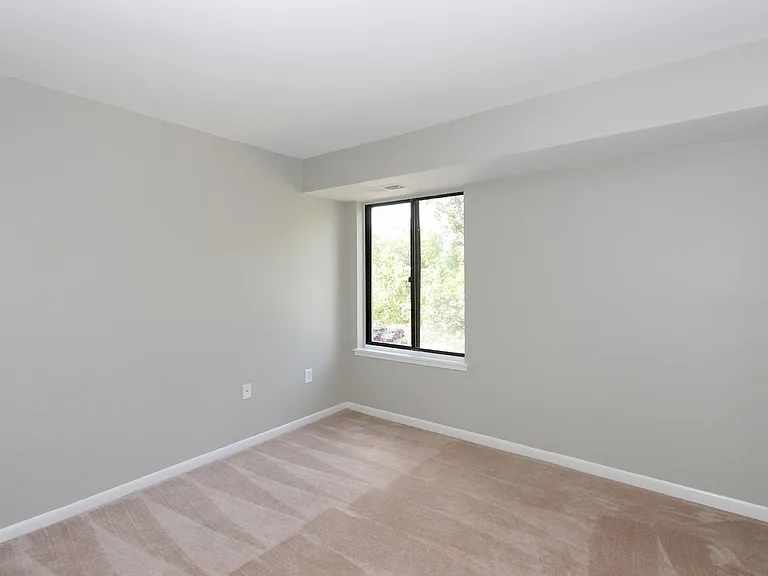 9647 Whiteacre Rd #B3 — Photo 10