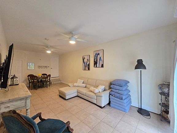 5th image of 667 Quincy Ave #1B