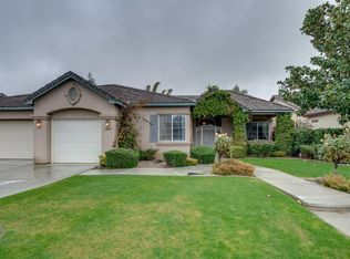 1004 Amber Park Ave, Bakersfield, CA 93311
