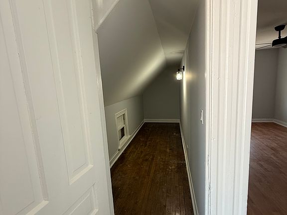 4th image of 2814 W Fletcher St #2F