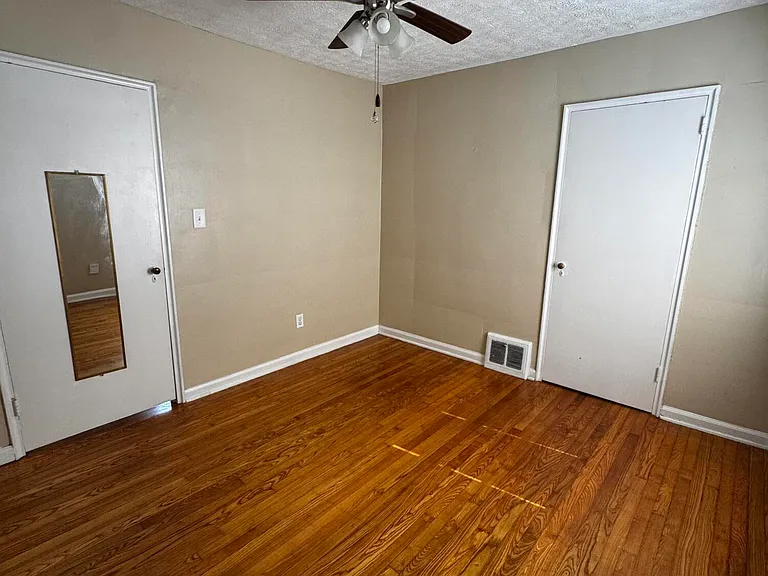 148 Shawnee Pl #4 — Photo 8