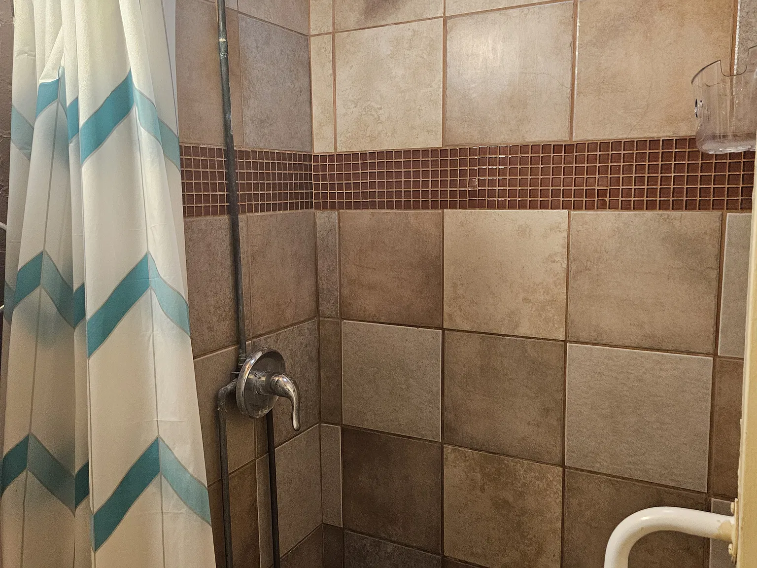 411 Wynona Street — Photo 2