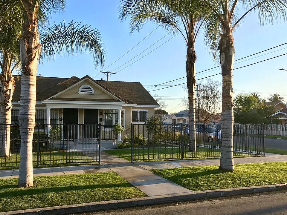 1st image of 1526 W 51st Pl #1526