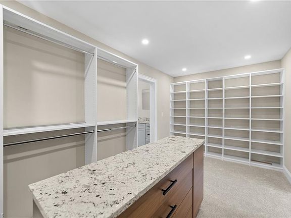 3rd image of 1004 Blakeford Ct