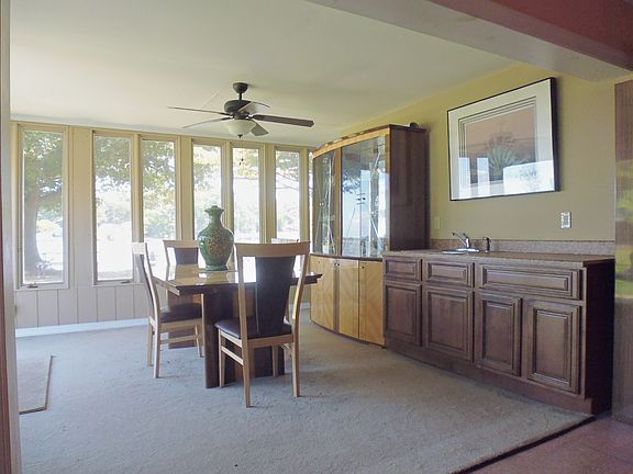 Wet Bar in Dining Rm