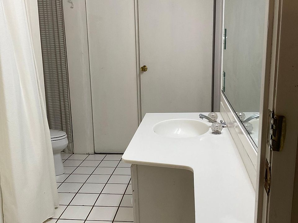 1st image of 3000B Pierce St #3000B