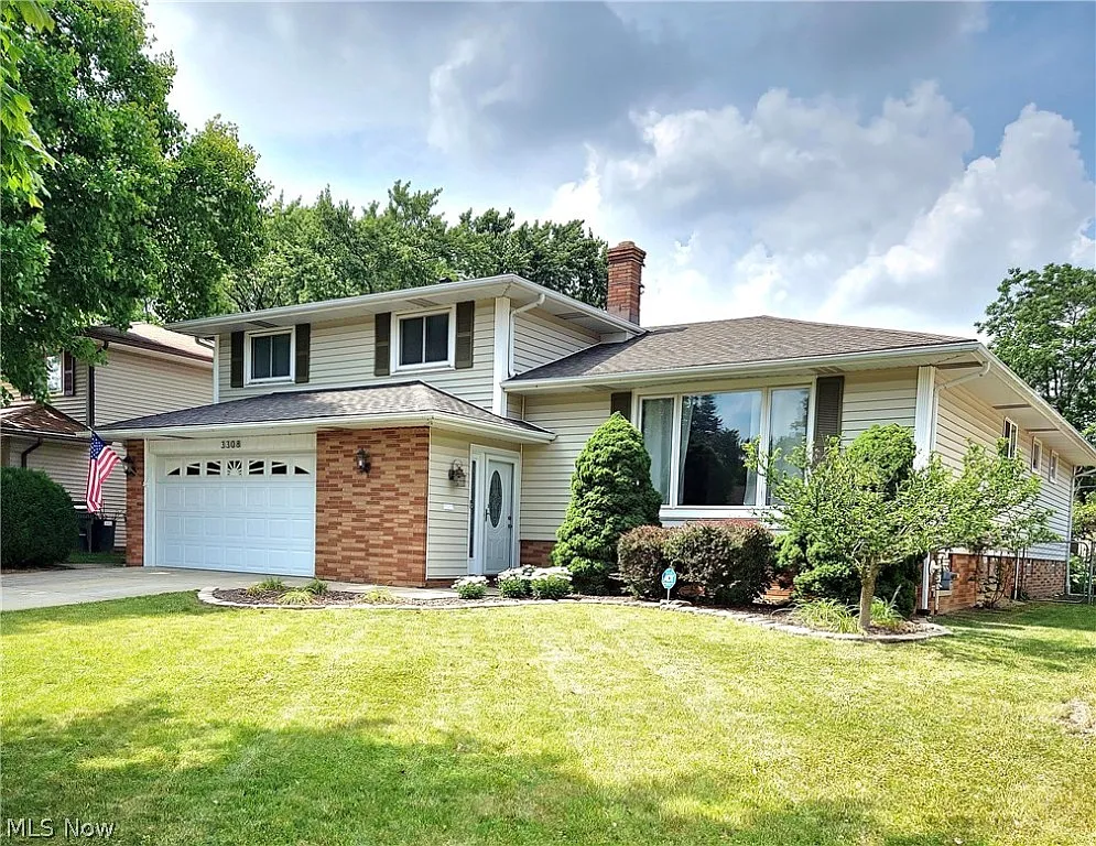 3308 Bowmen Ln photo 1