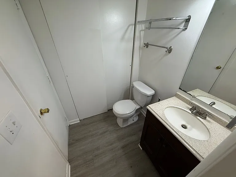 4822 Spring Lake Dr #D — Photo 13