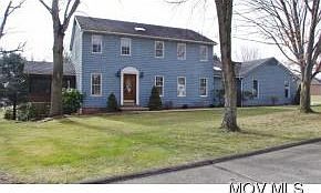 4 Br 3 bath 4 garage