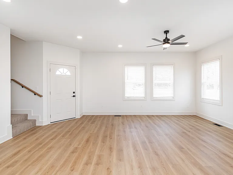 1313 E 22nd St — Photo 11