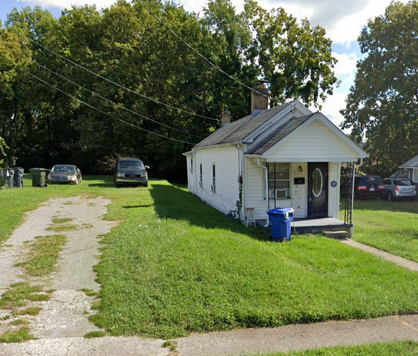 2nd image of 907 Charles Ave