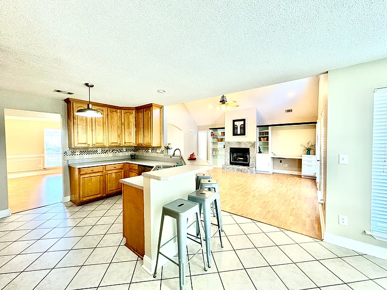 211 Silk Tree Trce — Photo 25
