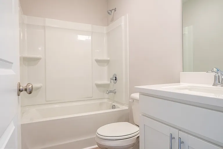 Hall bath with tub/shower!