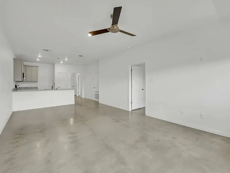 604 Pacific Crest Trl #A/B — Photo 4