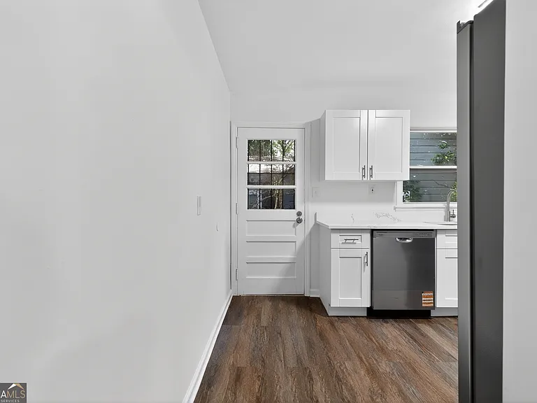 2036 McPherson Dr — Photo 8