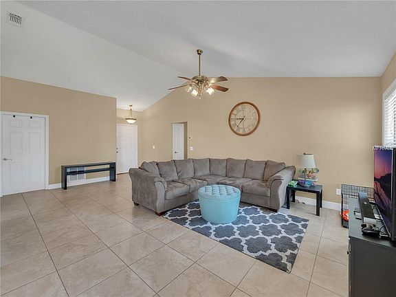 3rd image of 1003 Leinhart Ct