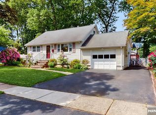 336 Ridgewood Blvd N, Washington Township, NJ 07676