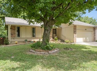 1322 S Sieger Dr, Springfield, MO 65804