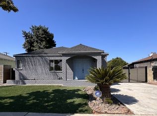 2327 N Slater Ave, Compton, CA 90222