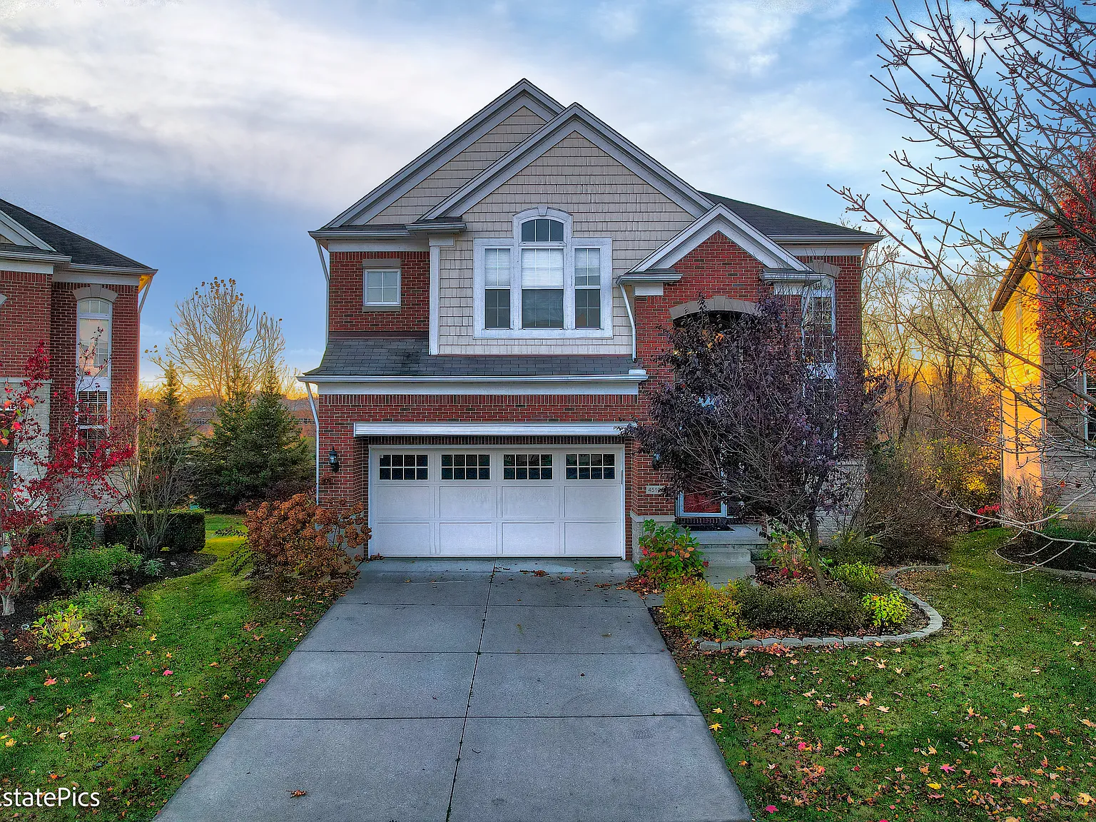 4 bed, 2.5 bath, 2654 sqft, $3,995 — Photo 2