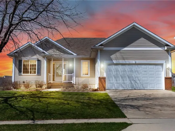 3922 122nd St, Urbandale, IA 50323
