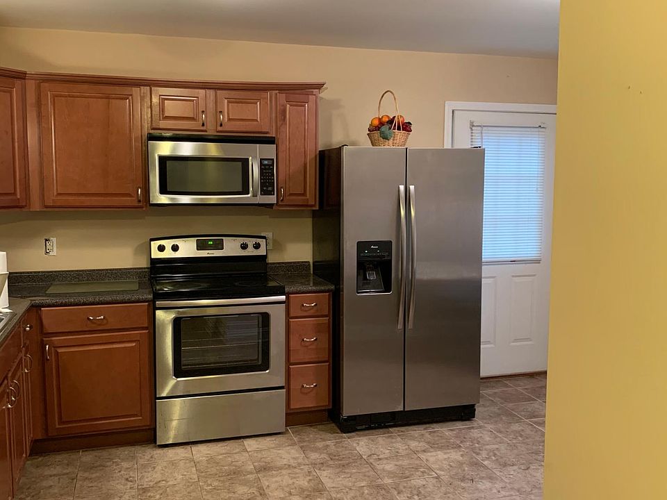 2nd image of 512 O Ave