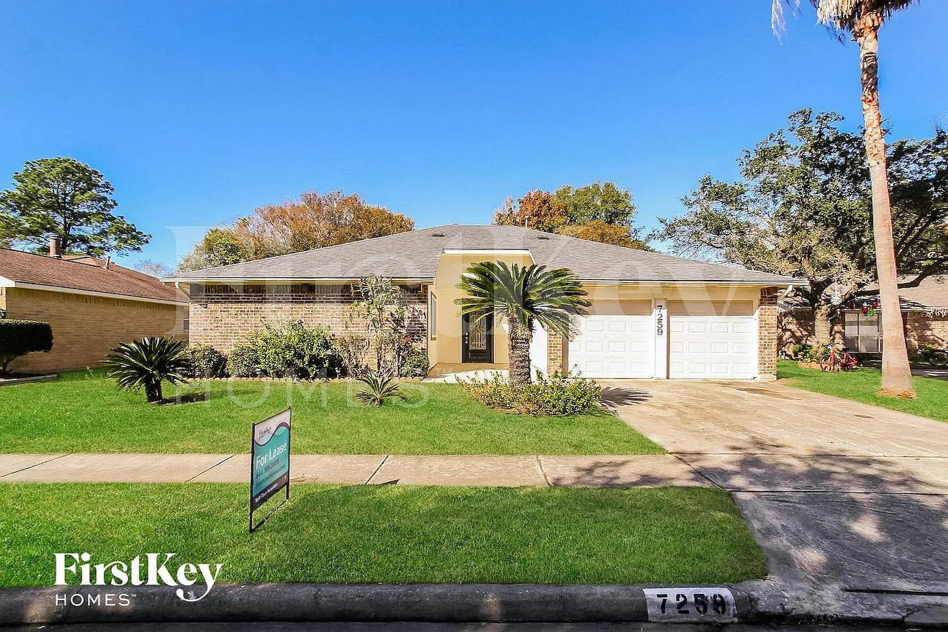 3 bed, 2.0 bath, 1602 sqft, $1,940 — Photo 1