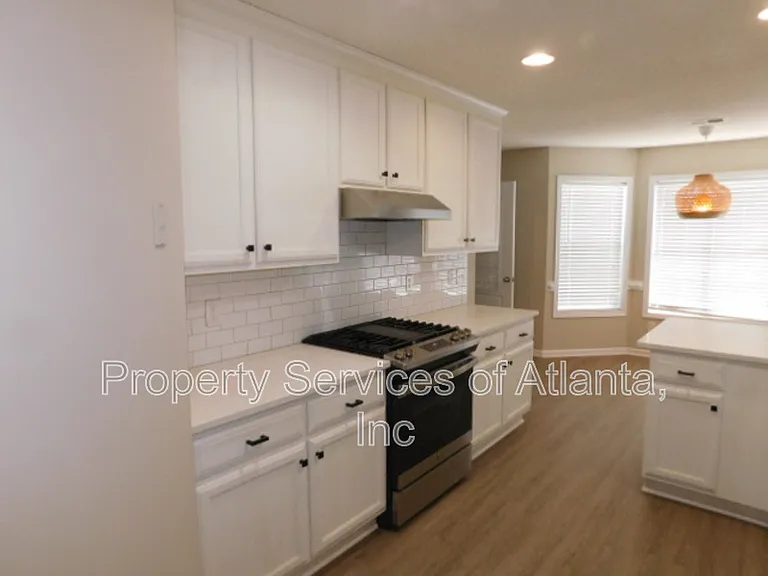 101 Moss Pointe Dr — Photo 9