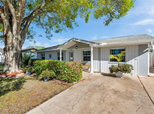 10709 Airview Dr, Tampa, FL 33625