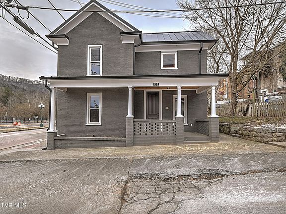 2nd image of 138 Antique St