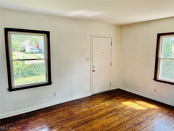 4th image of 1146 Lindsay Ave