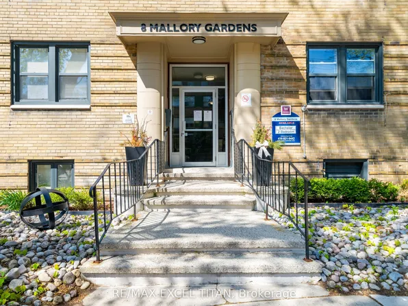 8 Mallory Gdns, Toronto, ON