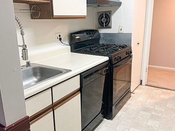 4th image of 1954 Kennedy Dr APT 203