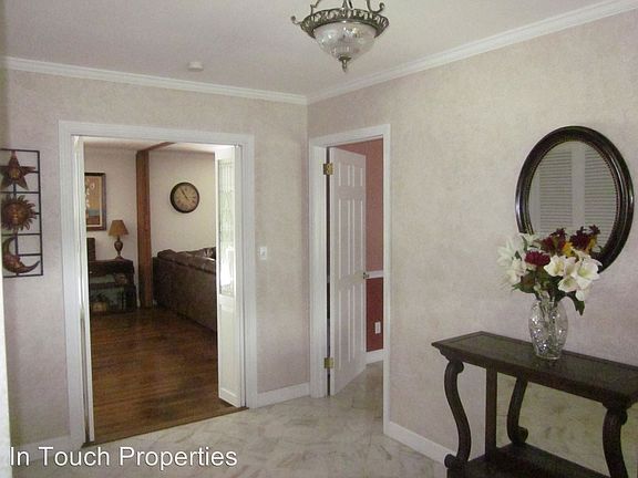5th image of 17 Loganberry Cir