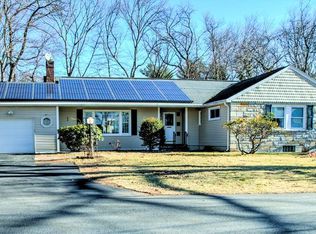 78 Westview Rd, Lowell, MA 01851