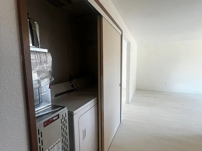 Adorable 2 Bedroom in Lynden! — Photo 9