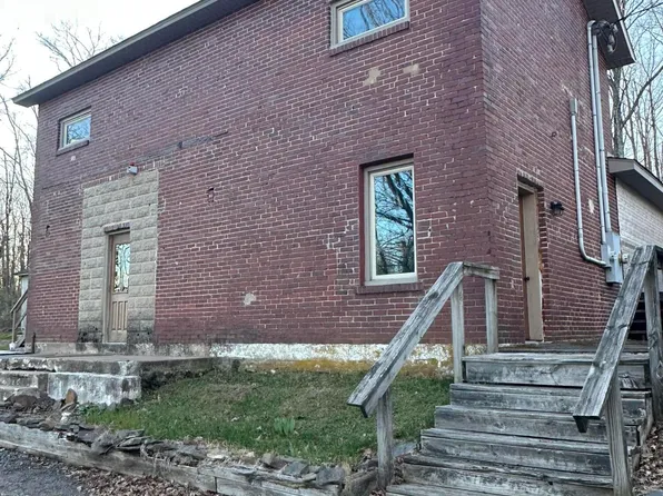 1695 Highway 940, Hazleton, PA 18202
