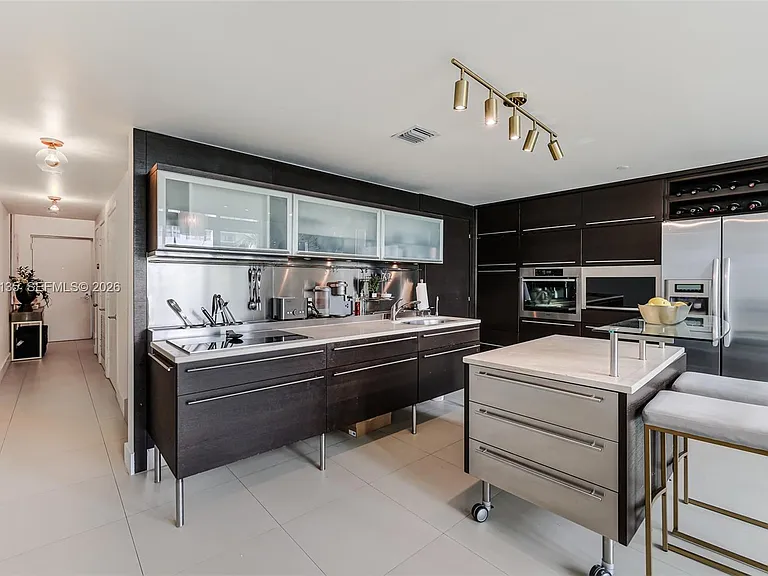 6000 Collins Ave #523 — Photo 13