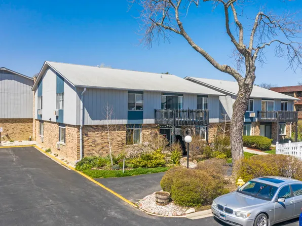 926 E Old Willow Rd APT 204, Prospect Heights, IL 60070