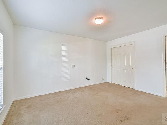 4th image of 1115 Avenue L