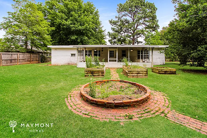 1007 Highpoint Rd — Photo 14