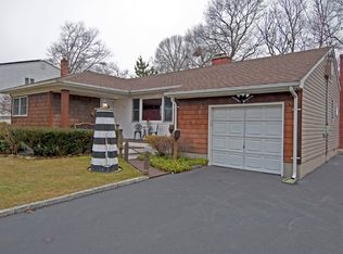 115 Haynes Ave, West Islip, NY 11795