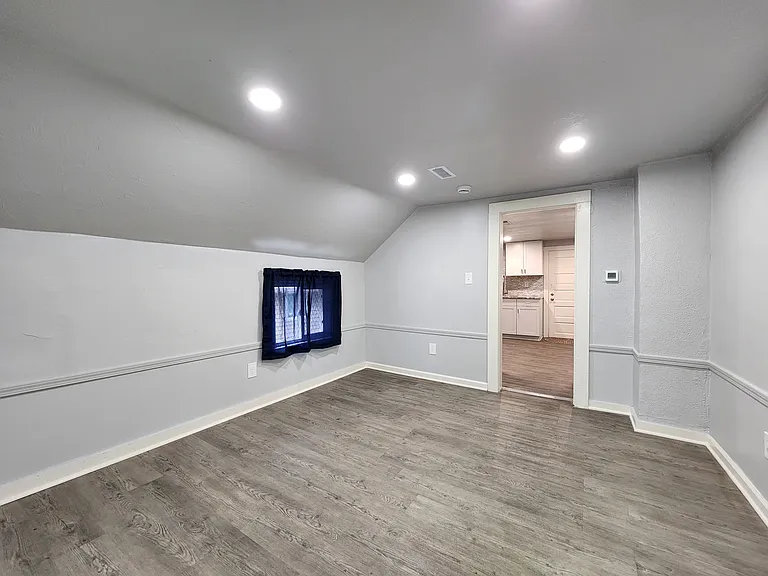 3415 Roehl Ave #2 — Photo 11