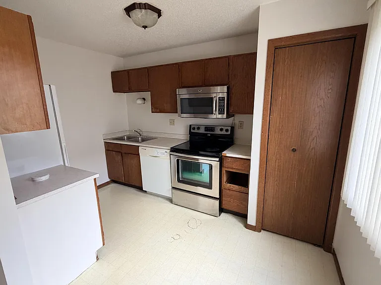 1600 Terrace Dr #D — Photo 2