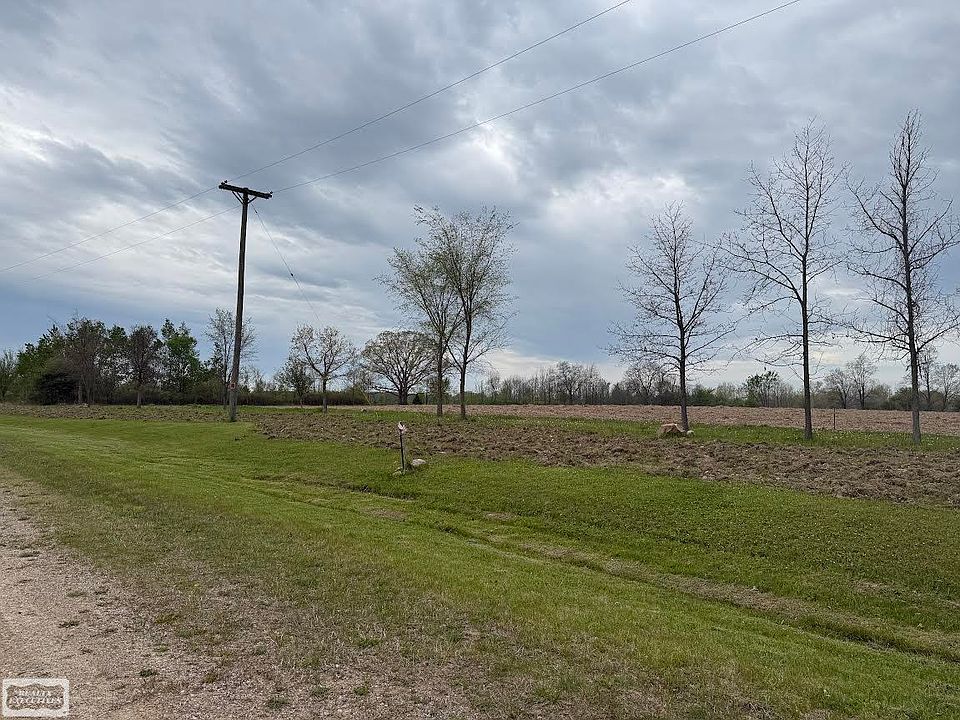 2nd image of 610 Windmill Ln