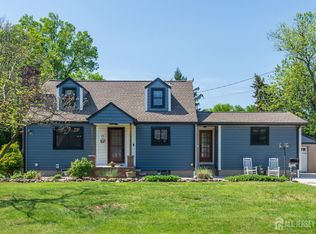 33 Orchard Rd, Middlesex, NJ 08846