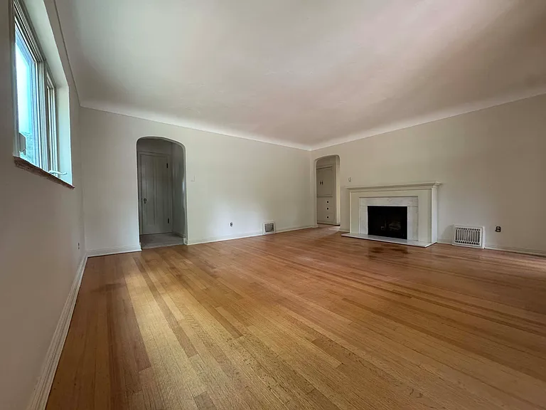 660 S Alcott St — Photo 22