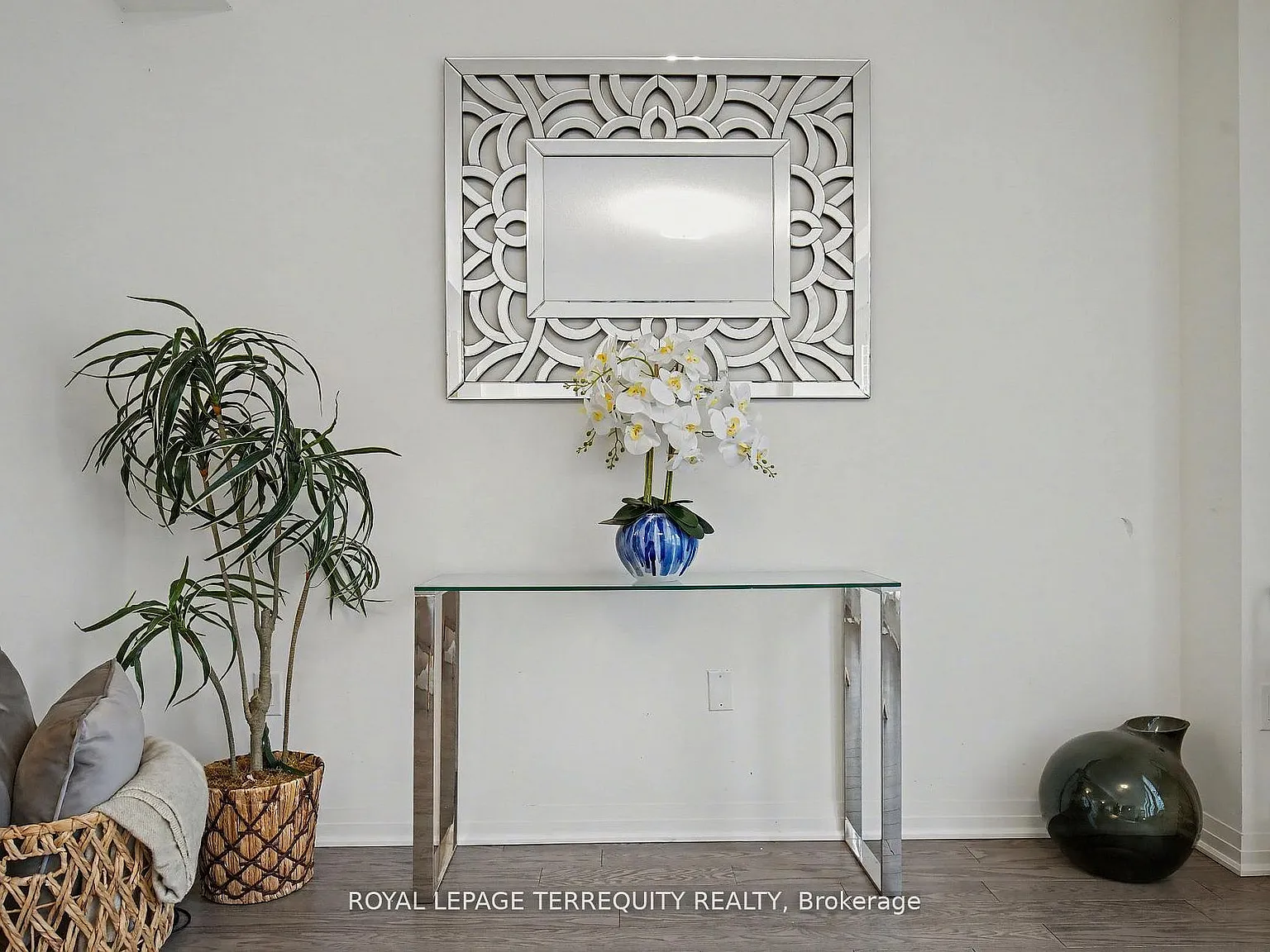 4 bed, $3,200 — Photo 2
