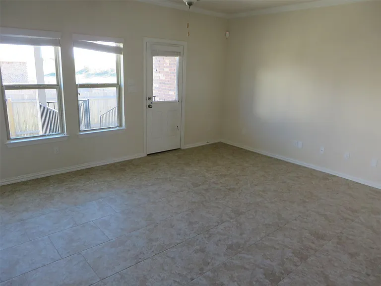 1220 Gaviota Ln — Photo 8