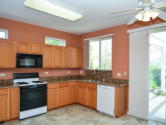 4th image of 11648 Wildrose Dr